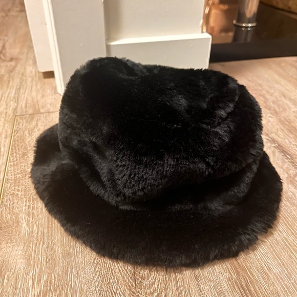 Old Navy Accessories - 2/$20Old Navy Fluffy Hat